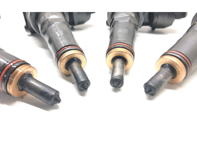 Комплект форсунок 038130073AJ    Audi A3 S3 8L   