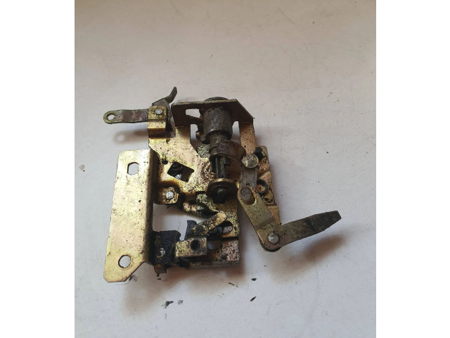 Замок багажника 721843654A    Volkswagen Transporter - Caravelle T4 1991 - 2003 года