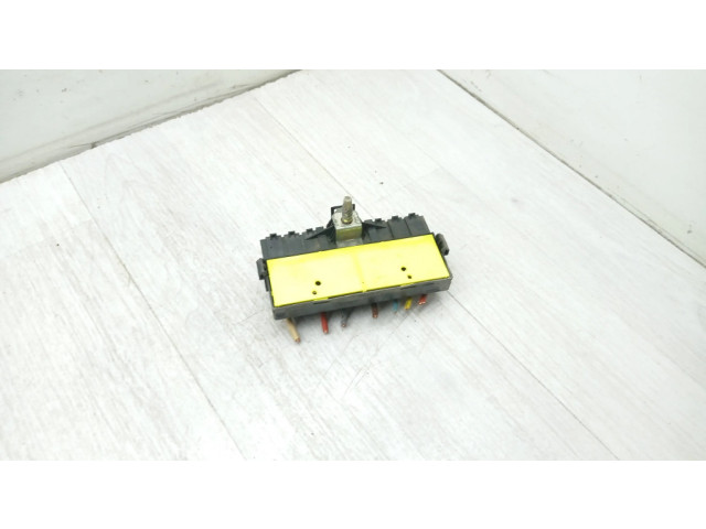 Блок предохранителей Citroen C4 I