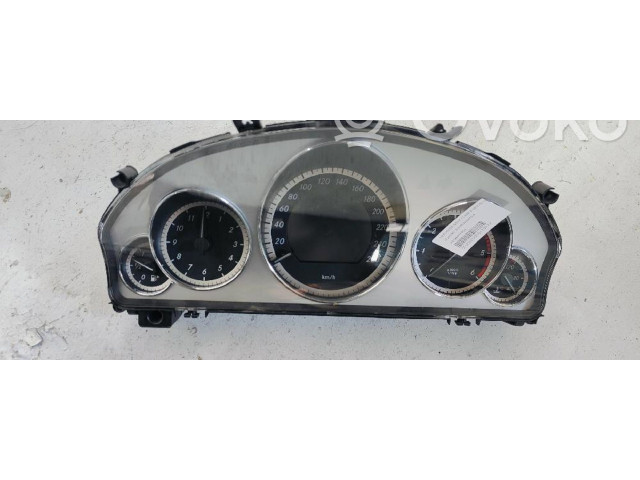 Přístrojová deska Mercedes-Benz E W212 2009 A2129001308