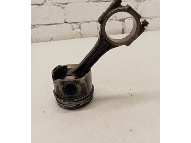  Поршень с шатуном    Volkswagen Transporter - Caravelle T5  