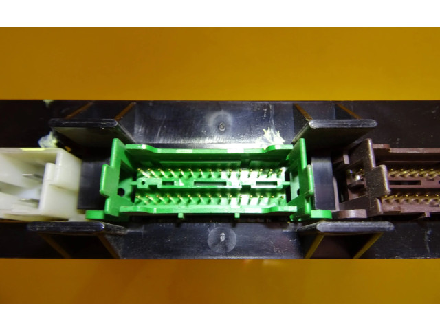 Řídící jednotka 7700811457 Renault Safrane 1992