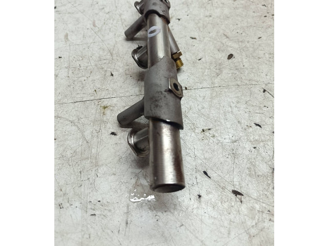 Vstřikovací lišta 06E130090AJ   Audi Q7 4M     