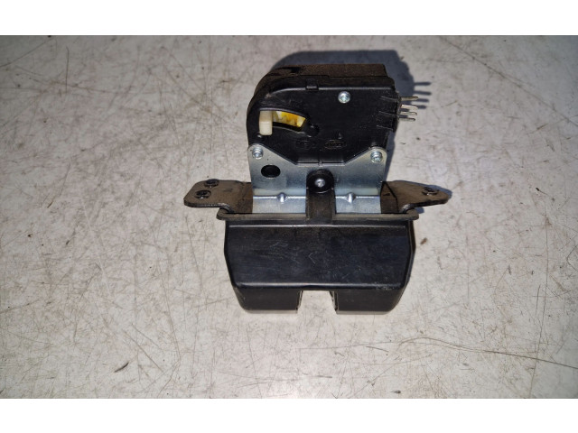 Zámek zadních dveří 812303Z000 Hyundai i40 2014