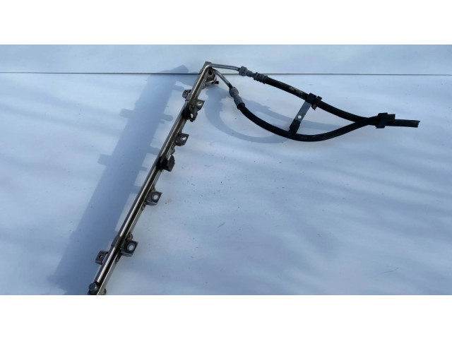 Vstřikovací lišta BMW 5 E39 pro benzínový motor 2.8