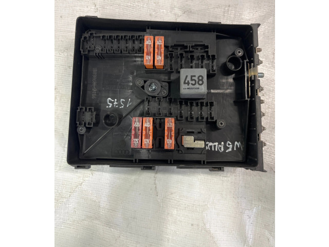 Блок предохранителей 17181281, 017181301 Volkswagen Golf Plus