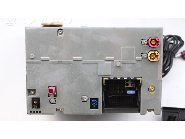 Радио/ проигрыватель CD/DVD / навигация