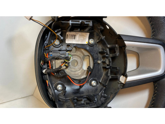 Руль Jeep Renegade  2014- года 07356038230      