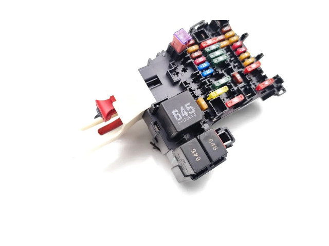 Блок предохранителей 5Q0937615C Audi A3 S3 8V