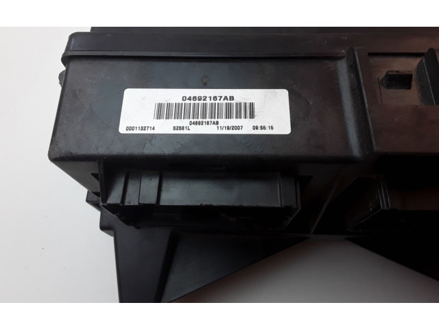 Блок предохранителей 04692167ab Jeep Grand Cherokee (WK)