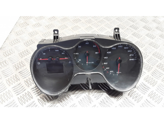 Přístrojová deska  Seat Altea XL 2011 1P0920811A  