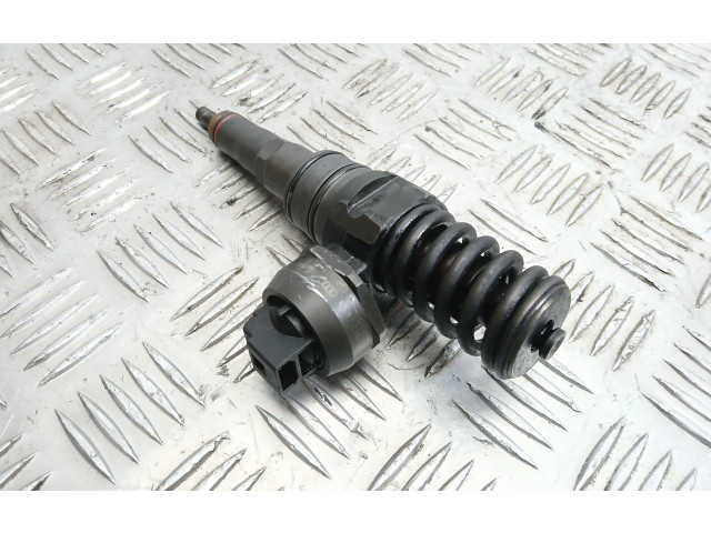 Форсунка 038130073AG    Volkswagen Golf Plus  BKC 