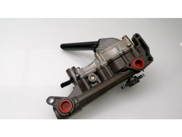 Масляный насос   R2701810501  Mercedes-Benz A W176 2.0