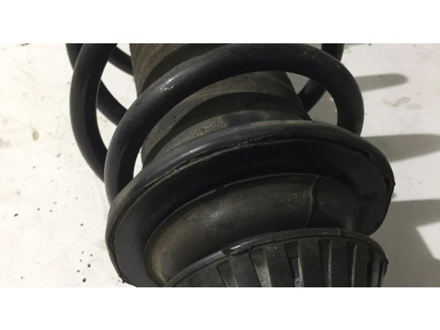 Передний амортизатор с пружиной      