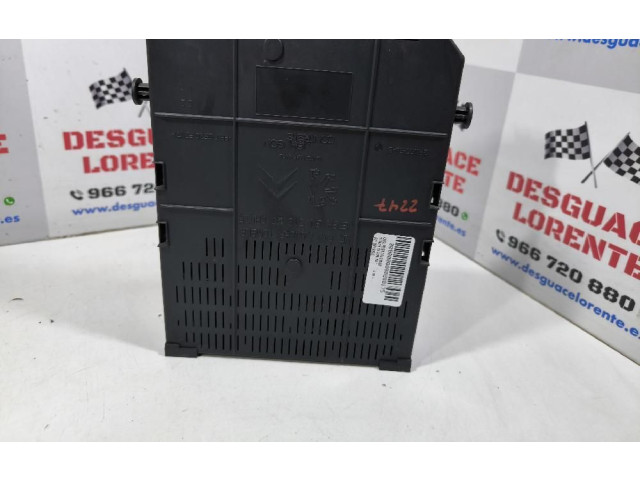 Блок предохранителей 281197595   Citroen C5    