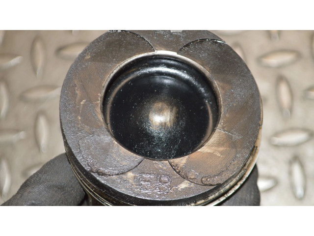 Píst Subaru Outback EE20Z