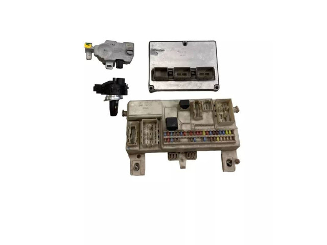 Блок предохранителей 8690720, 519096127   Volvo V50    