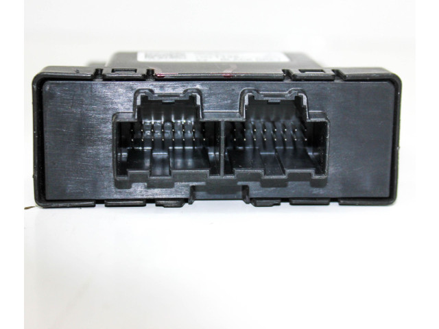 Блок управления парковки 13521136   Chevrolet Camaro