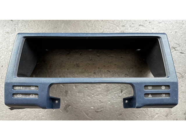 Přístrojová deska Nissan Patrol 160 1985 68240C9560