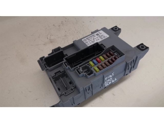   Pojistková skříňka 00518525990   Fiat 500 2009