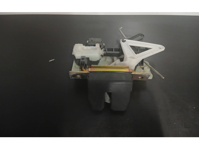 Замок багажника 01043343013, 30716331 Volvo XC90 2003 - 2006 года