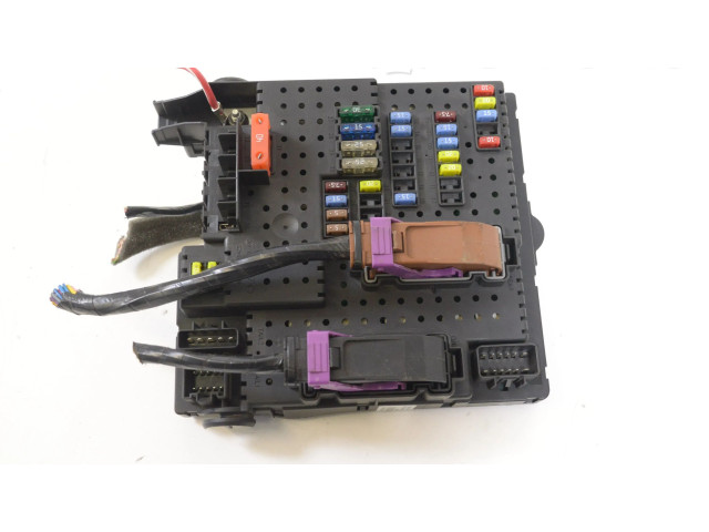 Блок предохранителей  1221779, 8676391   Volvo V70    