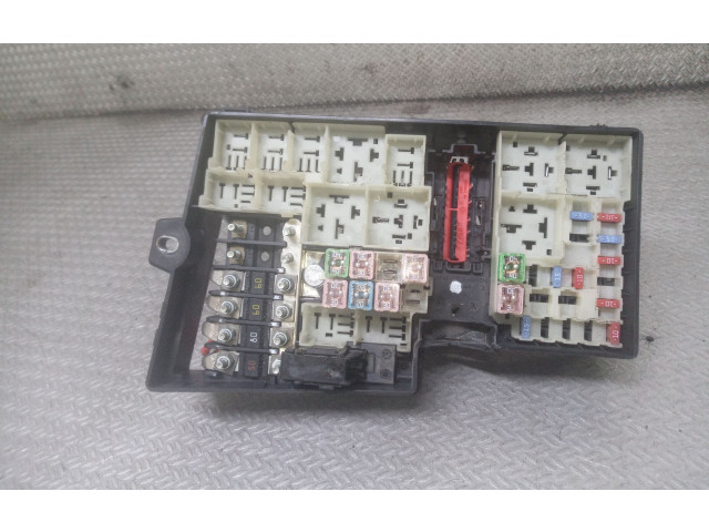 Блок предохранителей 518818000, 8688040   Volvo C30    