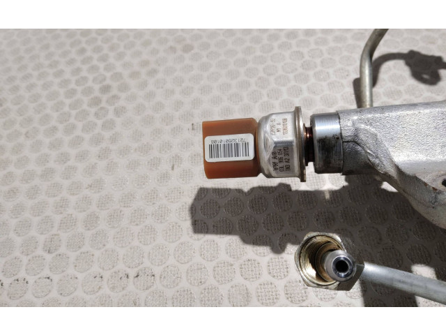 Vstřikovací lišta 03L130089J, 057130764AB Volkswagen Tiguan