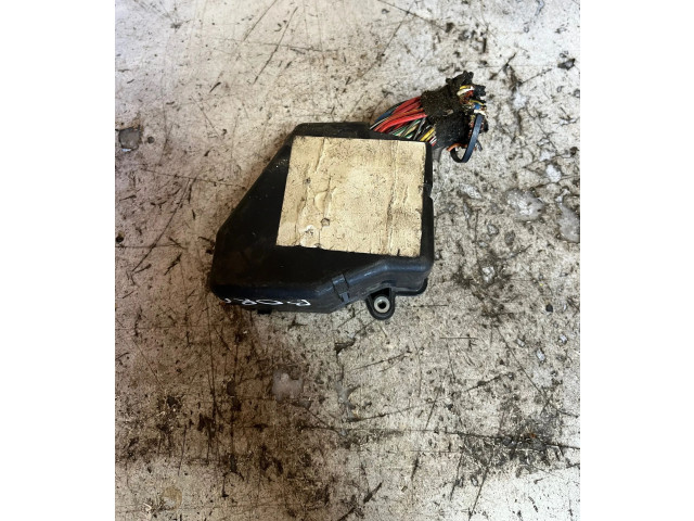 Блок предохранителей Volkswagen Bora