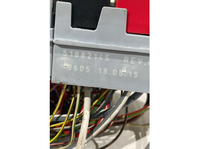 Блок предохранителей Jeep Renegade