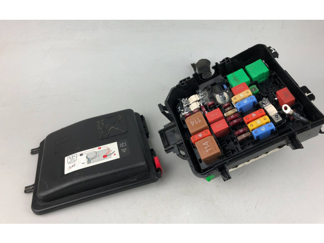 Блок предохранителей  9824510780   Peugeot 2008 II    