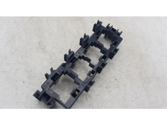 Другая деталь салона