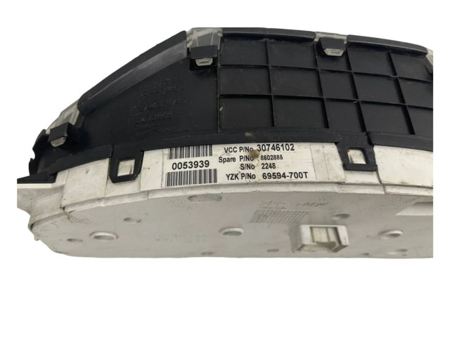 Панель приборов 30746102, 69594700T   Volvo V70       