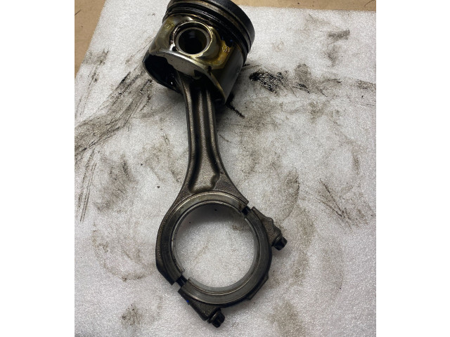 Píst 059AA   Audi A8 S8 D3 4E     