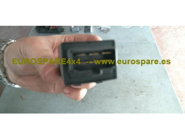 Блок предохранителей MB572255   Mitsubishi Montero    