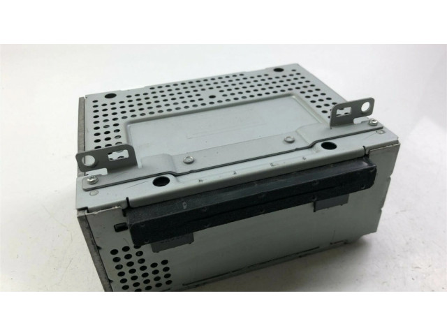 Радио/ проигрыватель CD/DVD / навигация