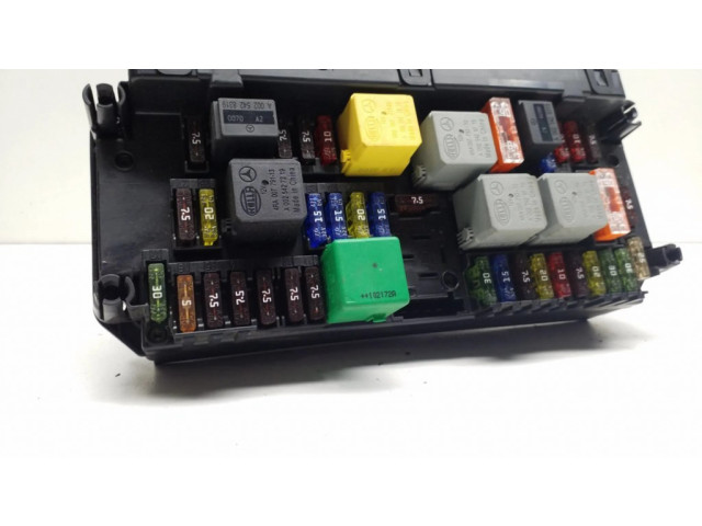 Pojistková skříňka A2129008207, A2129016000 Mercedes-Benz C W204 2010