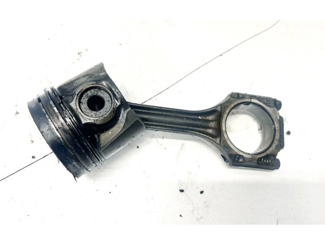  Поршень с шатуном    Skoda Octavia Mk1 (1U)  