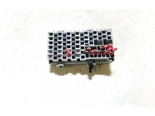 Блок предохранителей 8637669 Volvo XC90