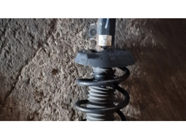 Передний амортизатор      