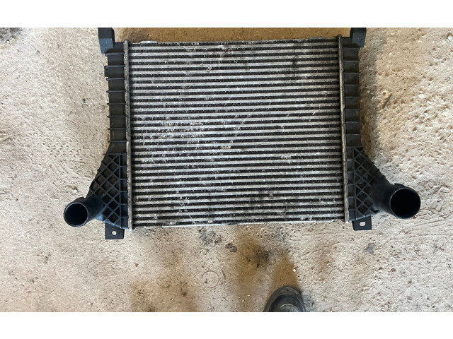 Радиатор интеркулера    Dodge Nitro