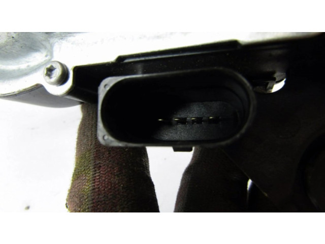 Моторчик заднего дворника 1K8955711    Volkswagen Scirocco