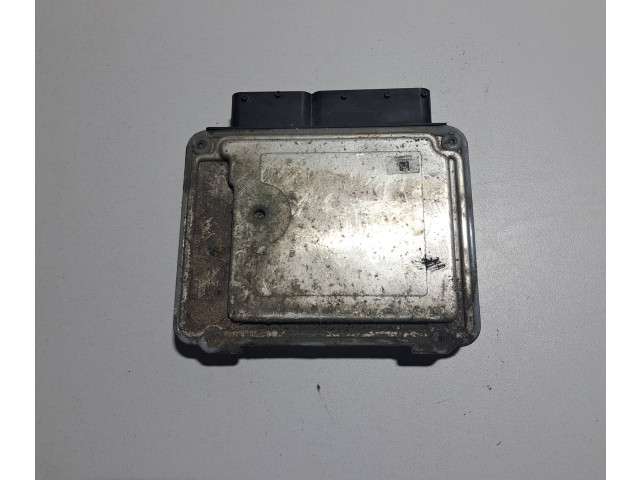 Блок управления двигателя 03G906021FB, 0281013086   Skoda Octavia Mk2 (1Z)
