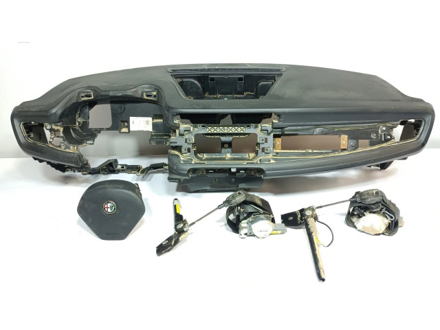 Подушка безопасности водителя Alfa Romeo Giulietta