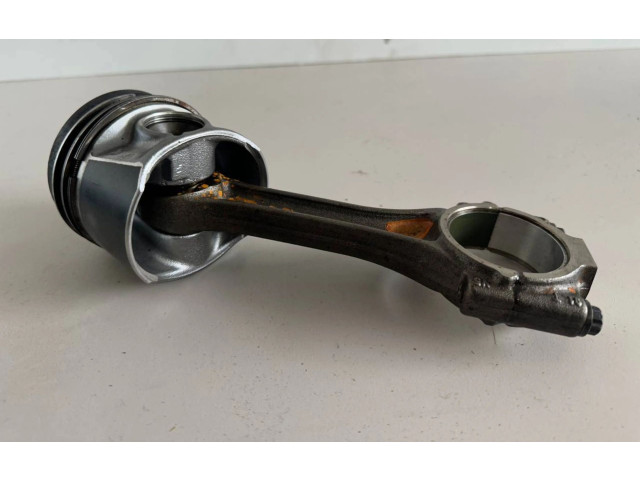 Поршень с шатуном 03LADE Skoda Octavia Mk3 (5E)