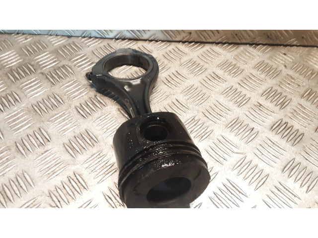 Píst 8340F Mercedes-Benz GL X164 pro naftový motor 3.0 OM 642.940