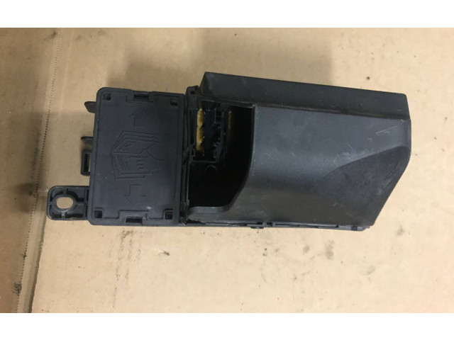 Pojistková skříňka 9213372, 075609191009 Mini One - Cooper Clubman R55 2010