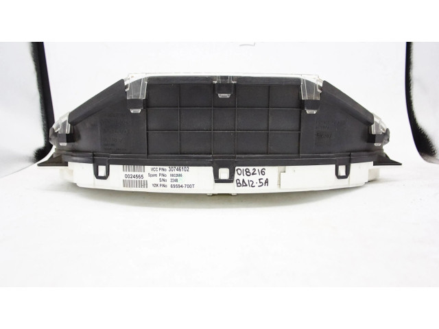 Панель приборов 30746102 Volvo V70