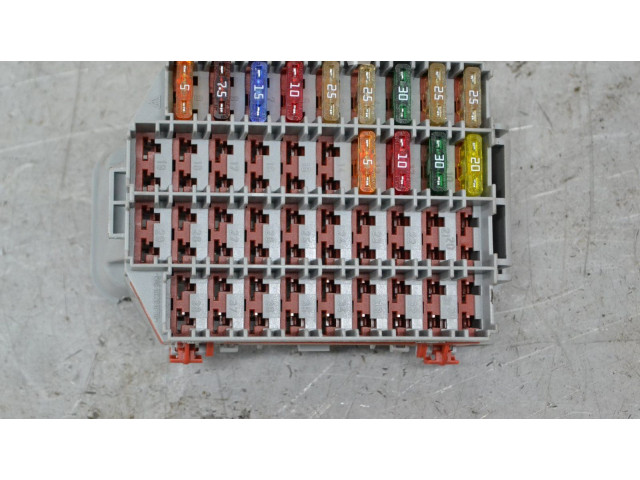 Блок предохранителей Volvo S60