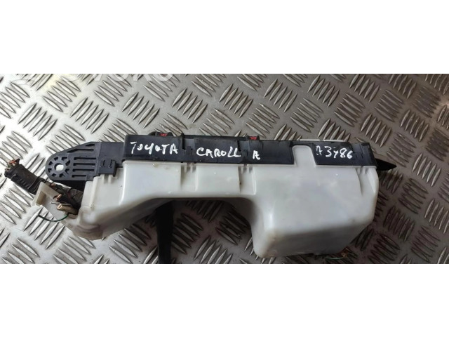 Pojistková skříňka Toyota Corolla E120 E130 2002